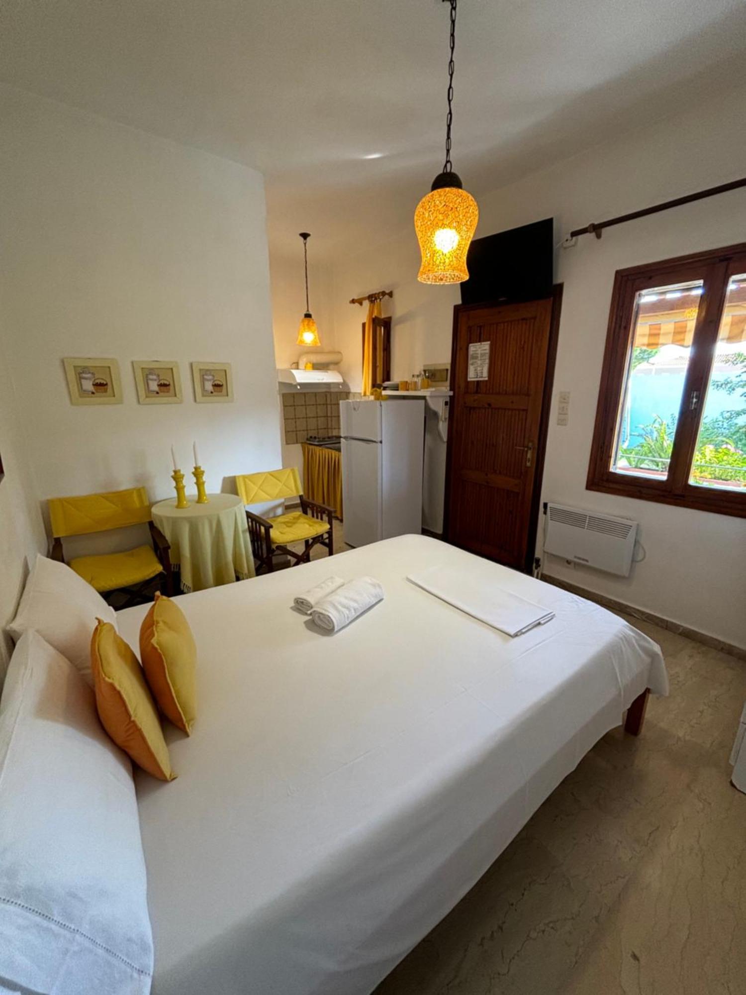 Marias Apartments Vasiliká Pokoj fotografie